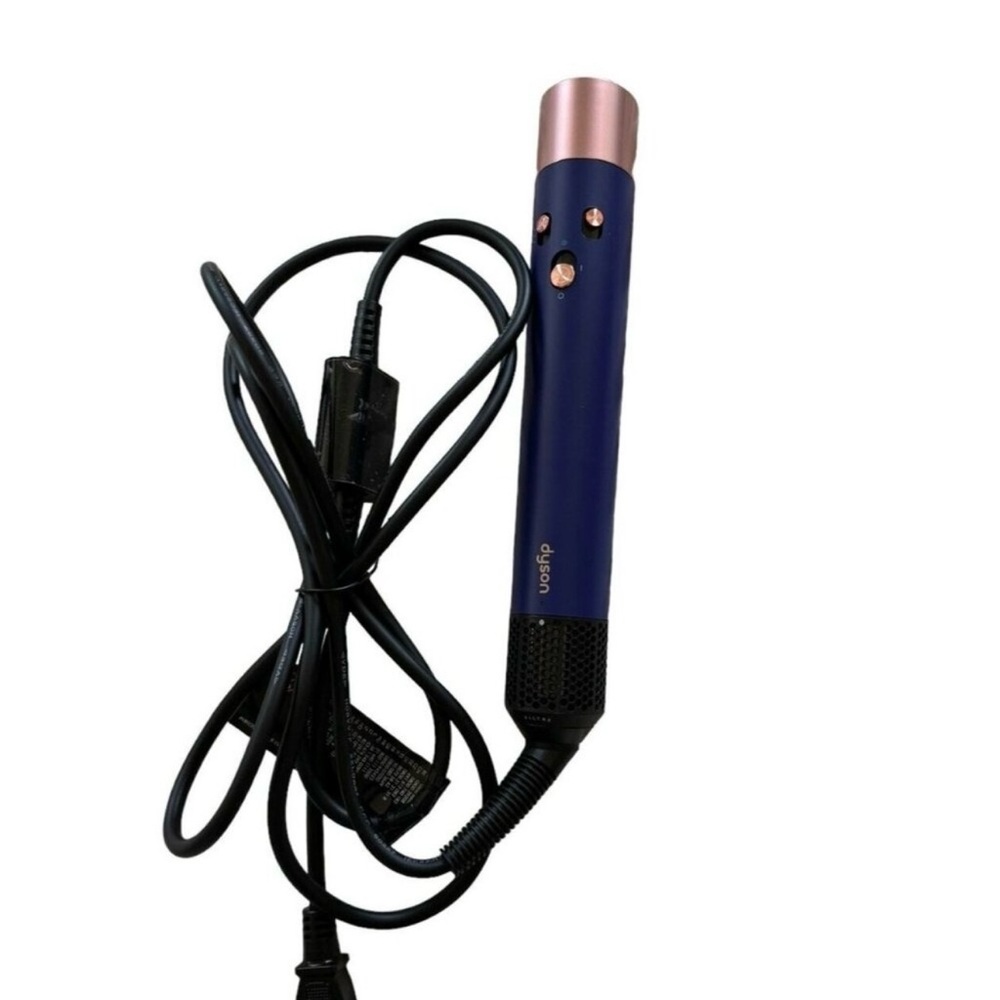 Dyson Airwrap with attachments